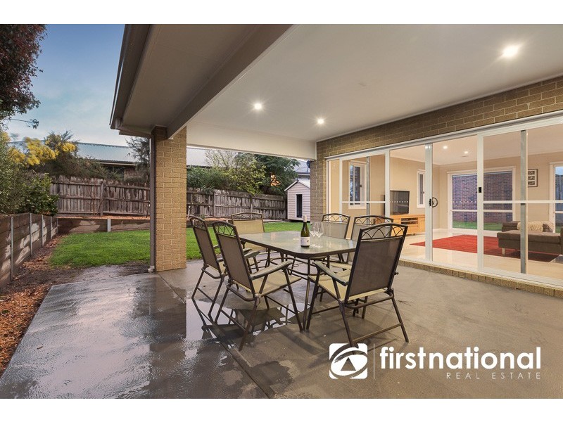 15 Eddie Barron Terrace, Pakenham VIC 3810