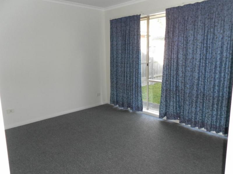 1/8 Broadhurst Road, Pakenham VIC 3810