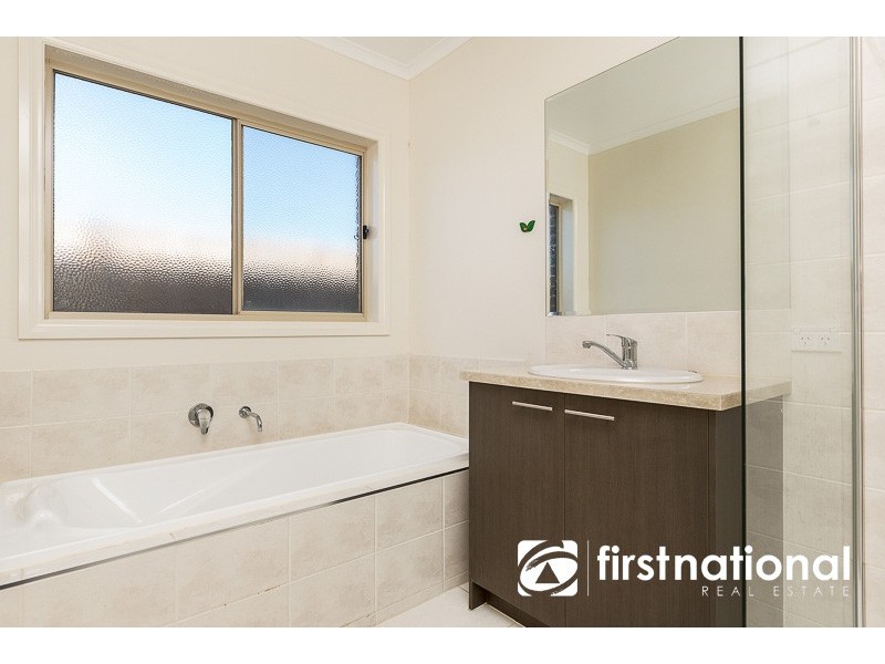 24 Verdant Avenue, Officer VIC 3809