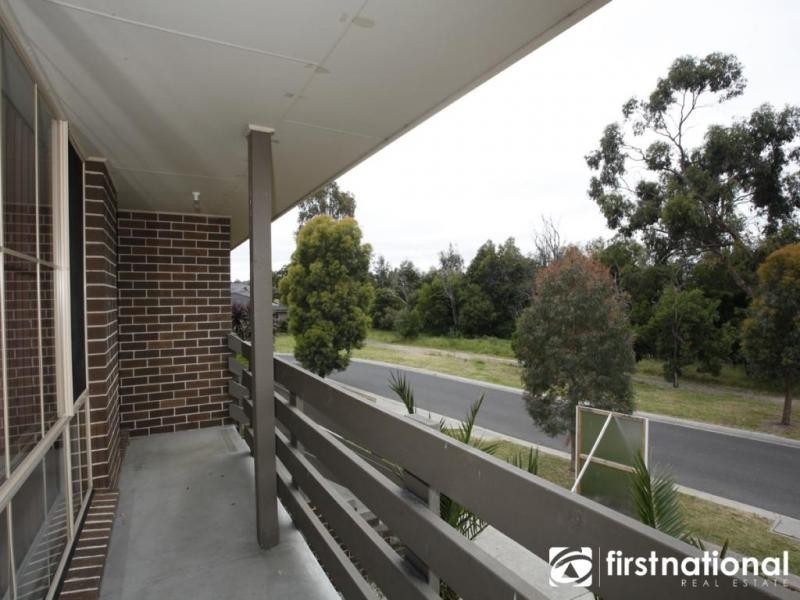 31 Riviera Drive, Pakenham VIC 3810