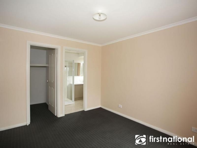 31 Riviera Drive, Pakenham VIC 3810