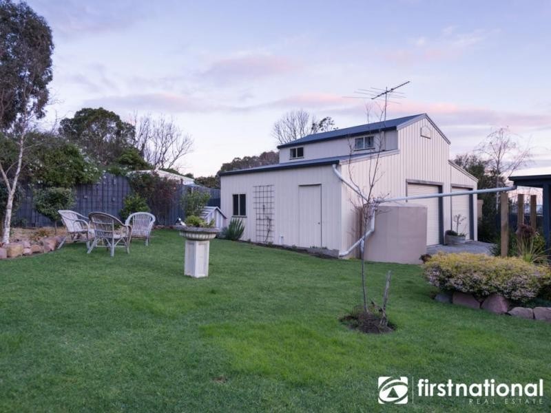 9 Kerry Place, Garfield VIC 3814