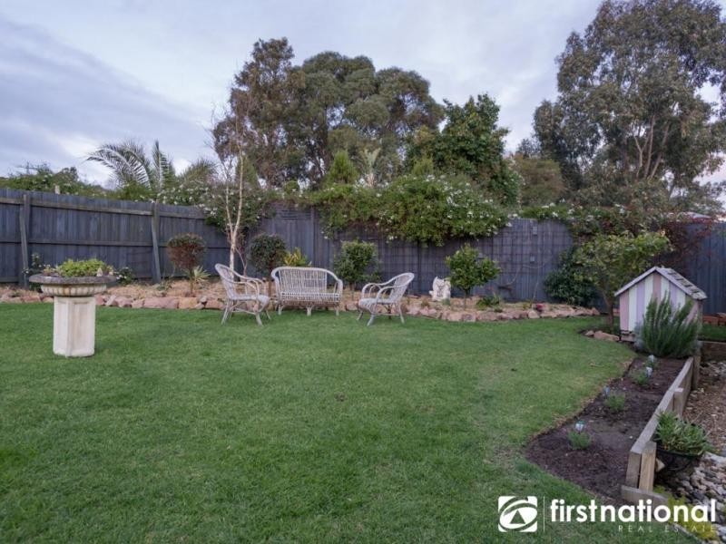 9 Kerry Place, Garfield VIC 3814
