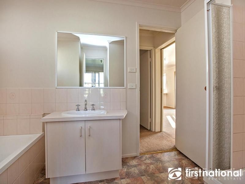 10 McMaster Court, Pakenham VIC 3810