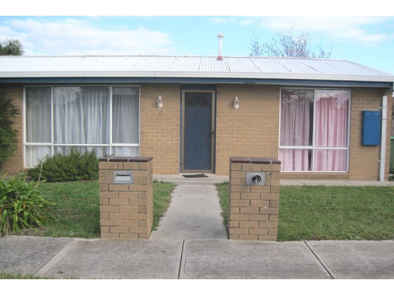 1/1 Greaves Court, Pakenham VIC 3810