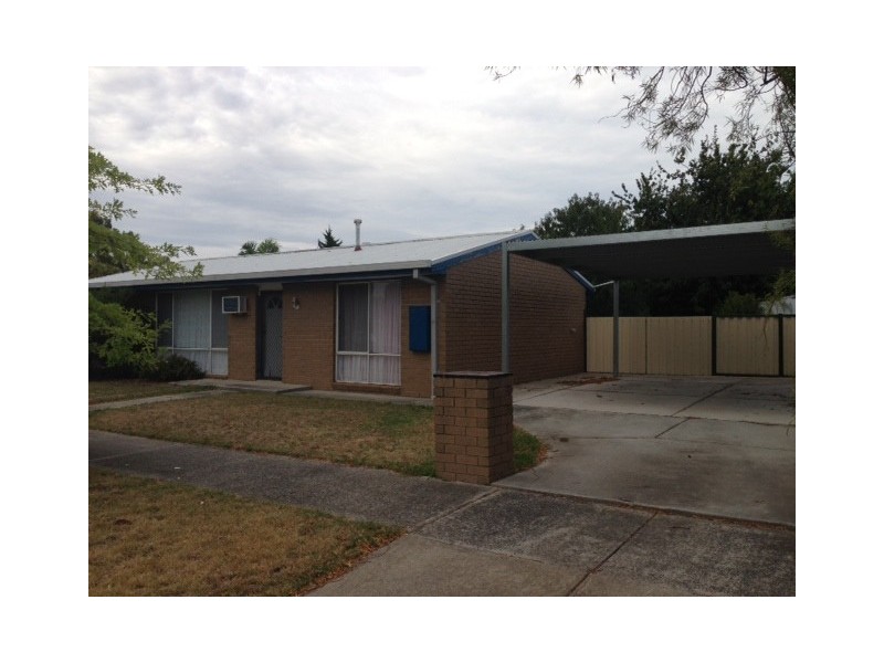 1/1 Greaves Court, Pakenham VIC 3810