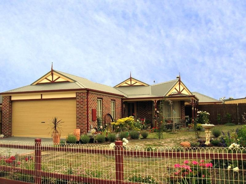 5 Justin Place, Pakenham VIC 3810