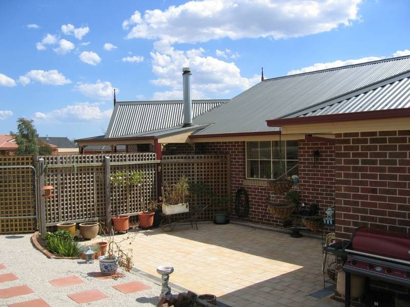 5 Justin Place, Pakenham VIC 3810