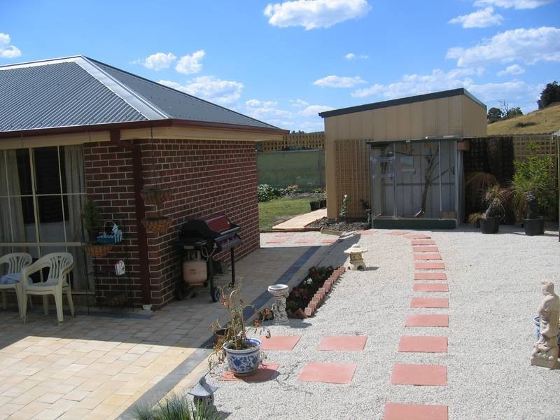 5 Justin Place, Pakenham VIC 3810