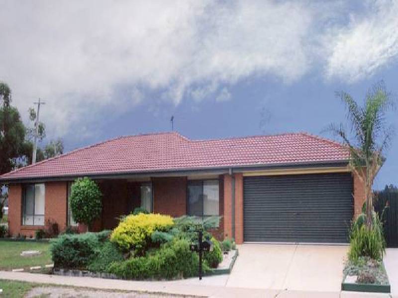 79 Ebony Drive, Pakenham VIC 3810