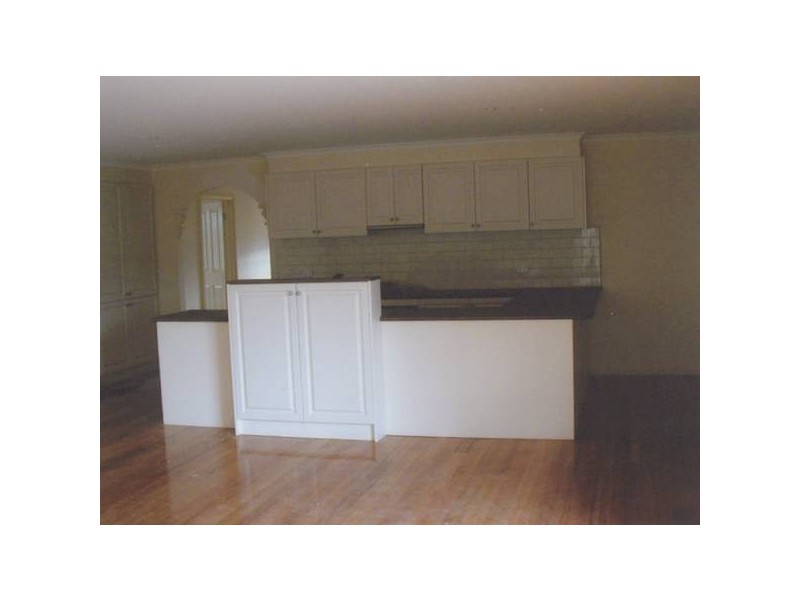 13 Tasman Way, Pakenham VIC 3810