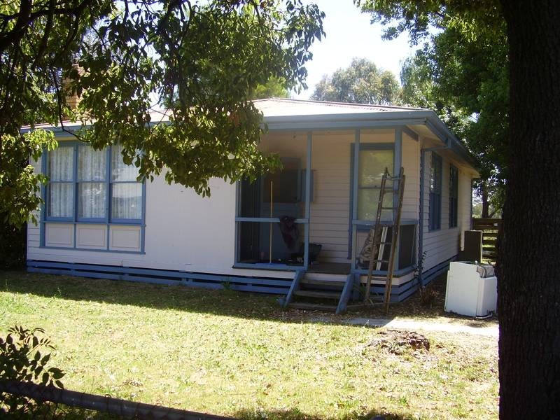 25 Princes Avenue, Longwarry VIC 3816