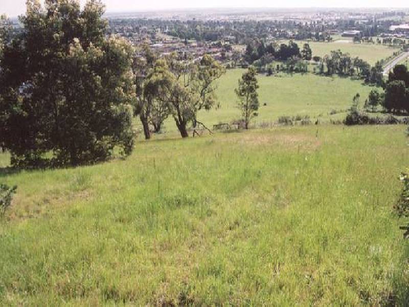 Highland Drive, Pakenham VIC 3810