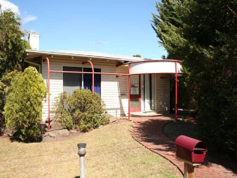 25 Main Street, Pakenham VIC 3810