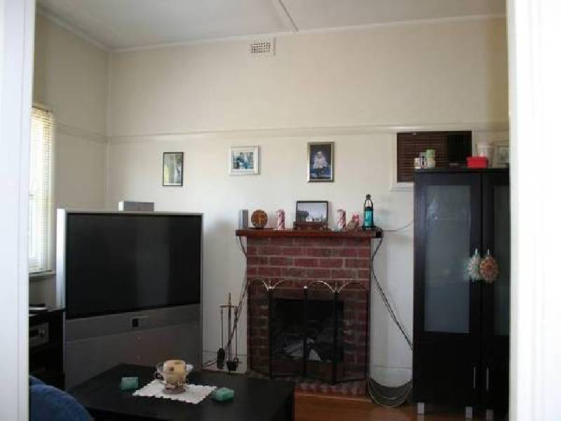 8 Flinders Road, Longwarry VIC 3816