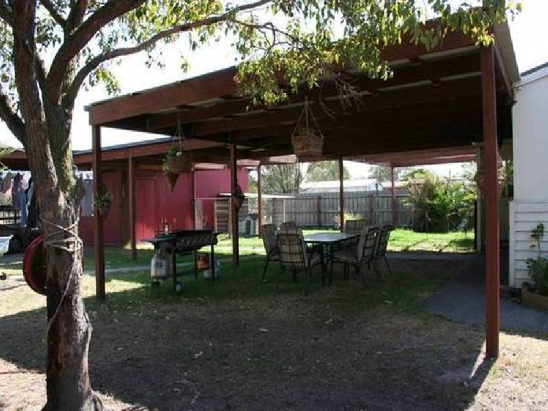 8 Flinders Road, Longwarry VIC 3816