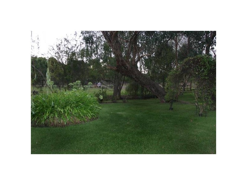 251 Army Road, Pakenham VIC 3810