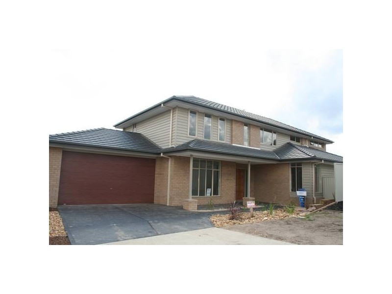 Goulburn Place, Pakenham VIC 3810