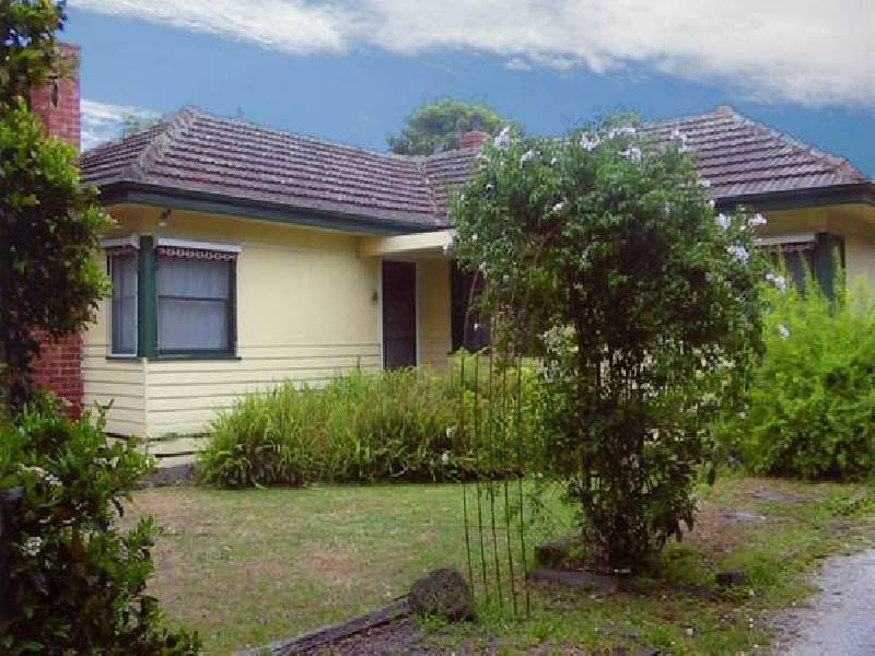 42 Main Street, Pakenham VIC 3810