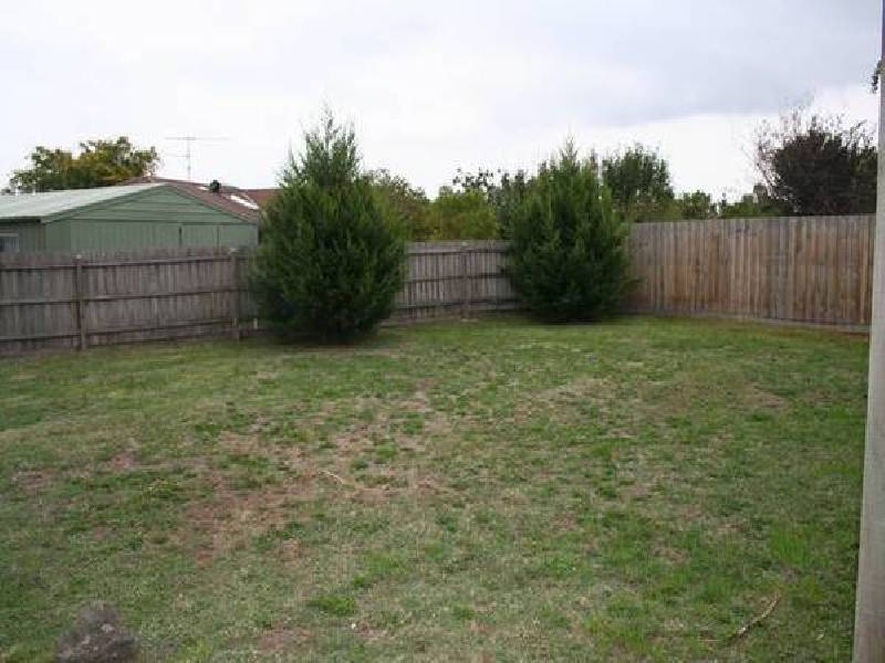 52 Simon Drive, Pakenham VIC 3810