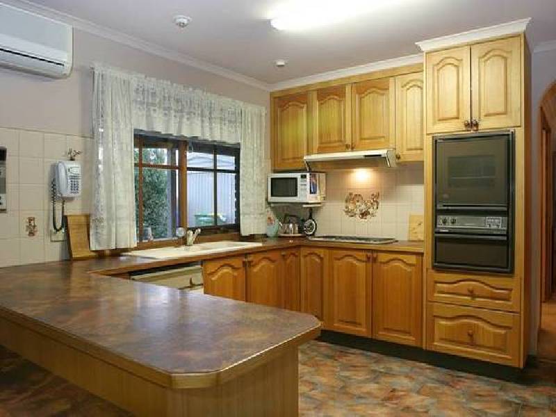 Meeking Drive, Pakenham VIC 3810