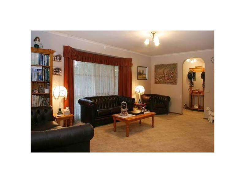 Meeking Drive, Pakenham VIC 3810