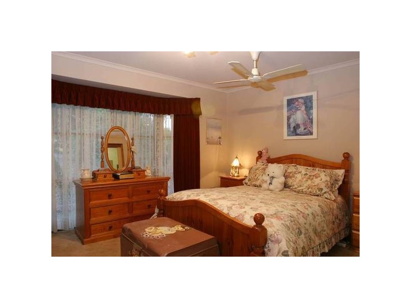 Meeking Drive, Pakenham VIC 3810