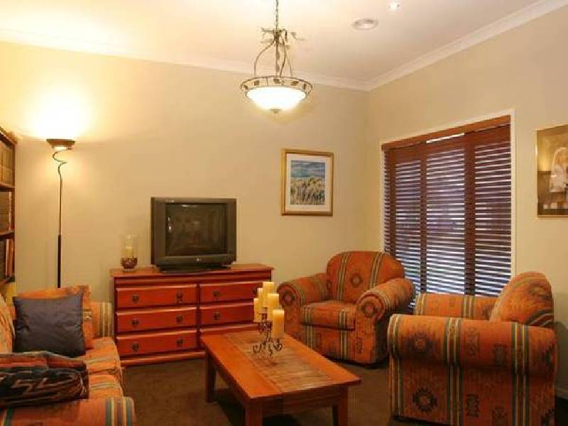 1 Murray Avenue, Pakenham VIC 3810