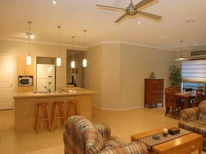 1 Murray Avenue, Pakenham VIC 3810