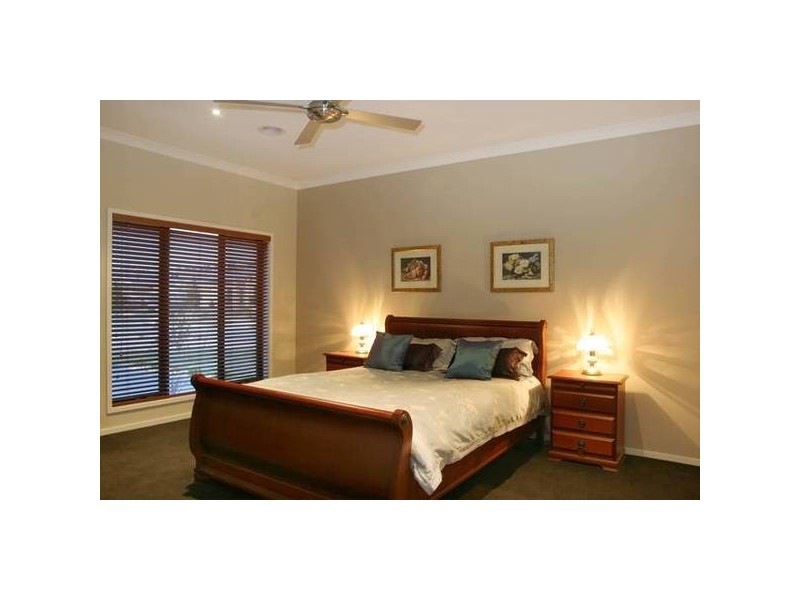 1 Murray Avenue, Pakenham VIC 3810