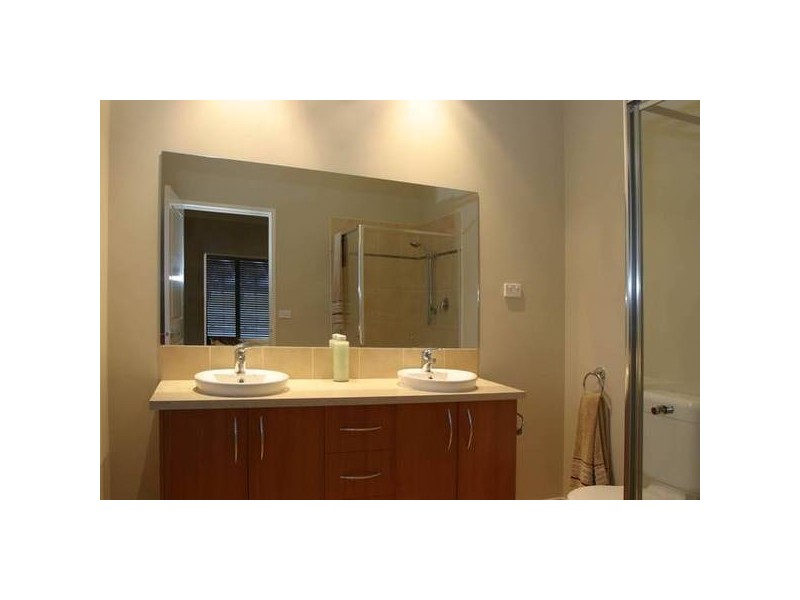 1 Murray Avenue, Pakenham VIC 3810