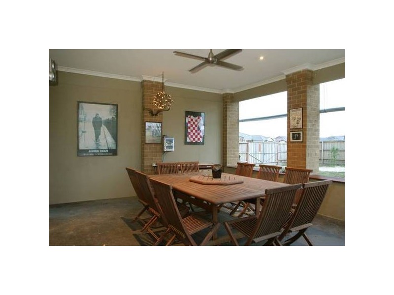 1 Murray Avenue, Pakenham VIC 3810