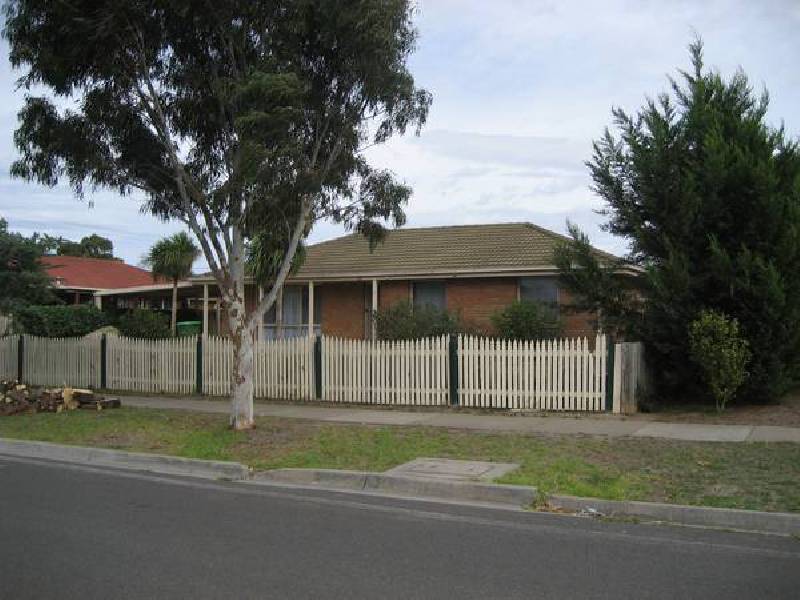 1 Dunbarton Drive, Pakenham VIC 3810