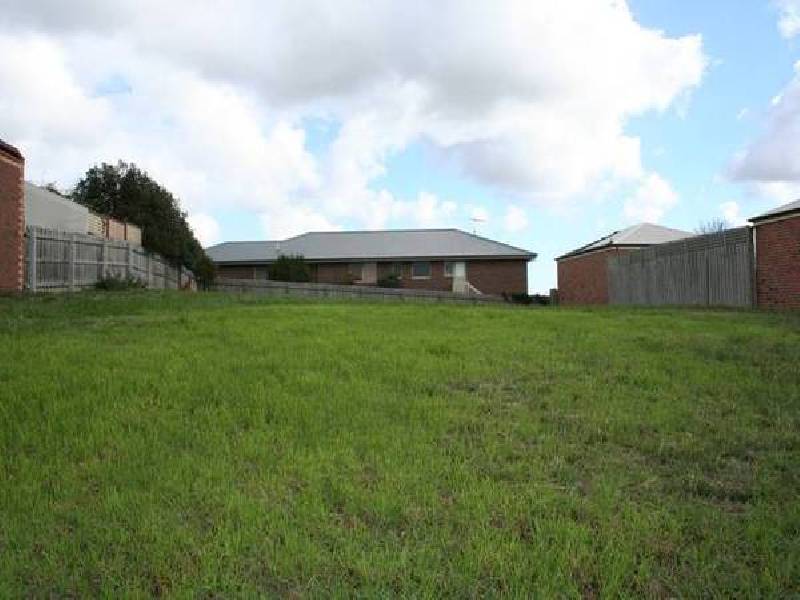 15 Eddie Barron Terrace, Pakenham VIC 3810