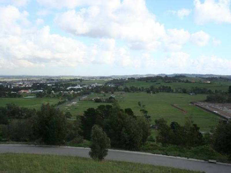 Highland Drive, Pakenham VIC 3810