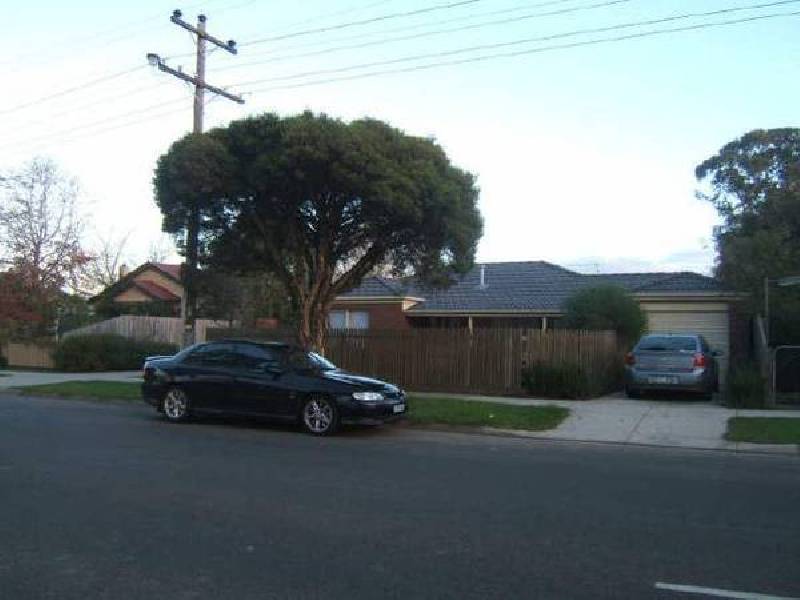 1/9 Henty Street, Pakenham VIC 3810