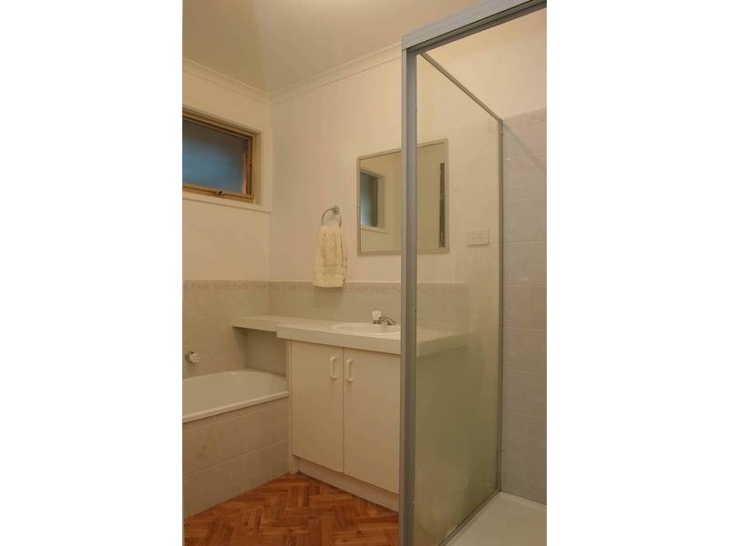 Meeking Drive, Pakenham VIC 3810