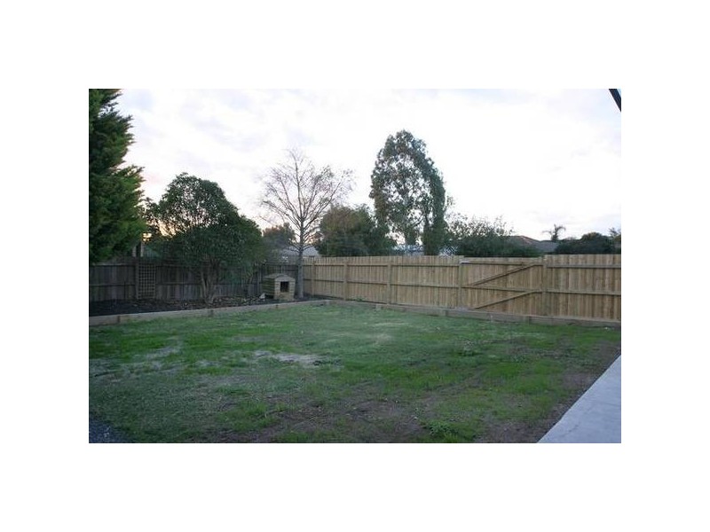 Meeking Drive, Pakenham VIC 3810