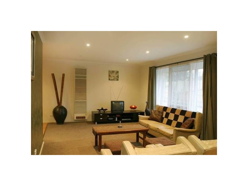 Meeking Drive, Pakenham VIC 3810