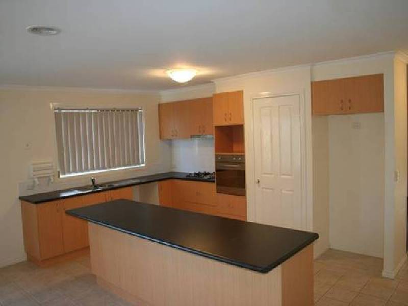 Sapphire Crescent, Pakenham VIC 3810