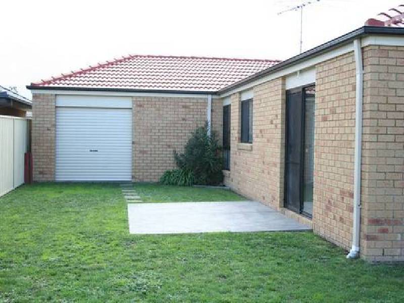 Sapphire Crescent, Pakenham VIC 3810