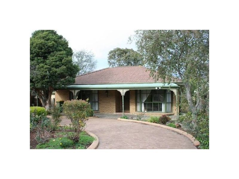 6 Amanda Court, Pakenham VIC 3810