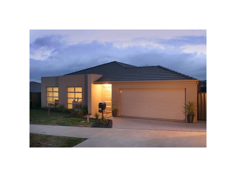 Windemere Boulevard, Pakenham VIC 3810