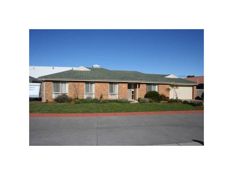 10 Capri Court, Pakenham VIC 3810