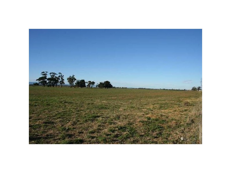 305 No. 7 Drain Road, Cora Lynn VIC 3814