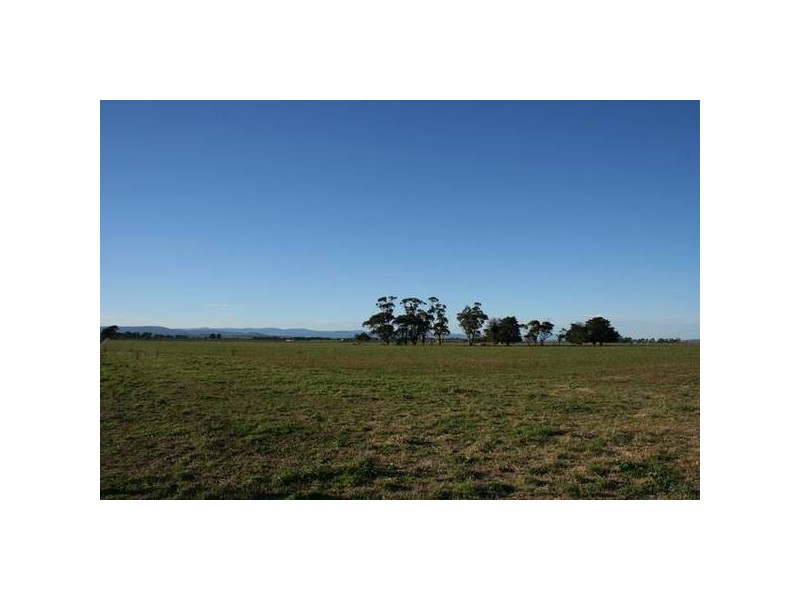 305 No. 7 Drain Road, Cora Lynn VIC 3814