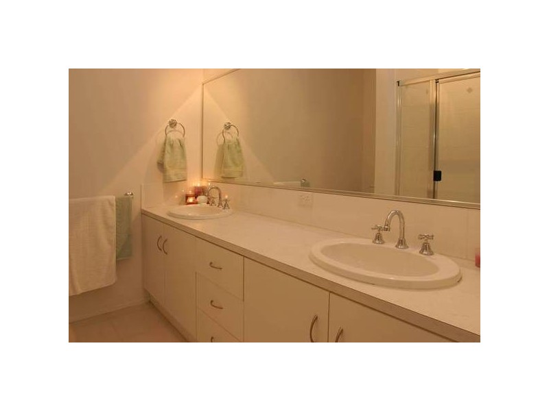 4 Strickland Court, Pakenham VIC 3810