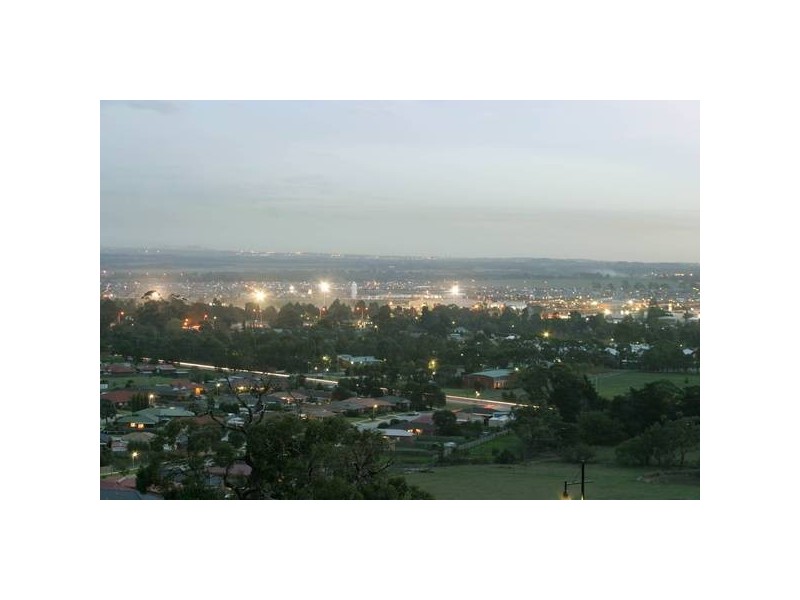 Eddie Barron Terrace, Pakenham VIC 3810