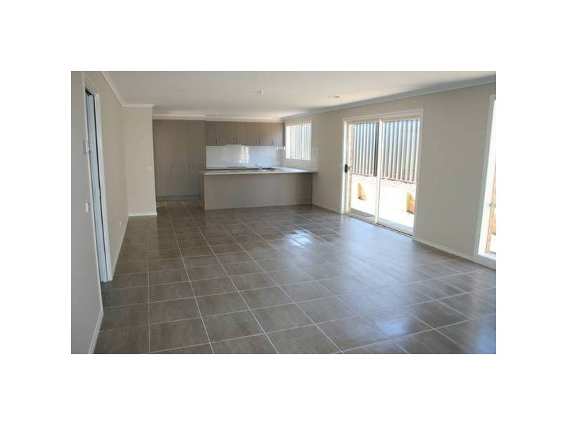 Lucerne Crescent, Pakenham VIC 3810