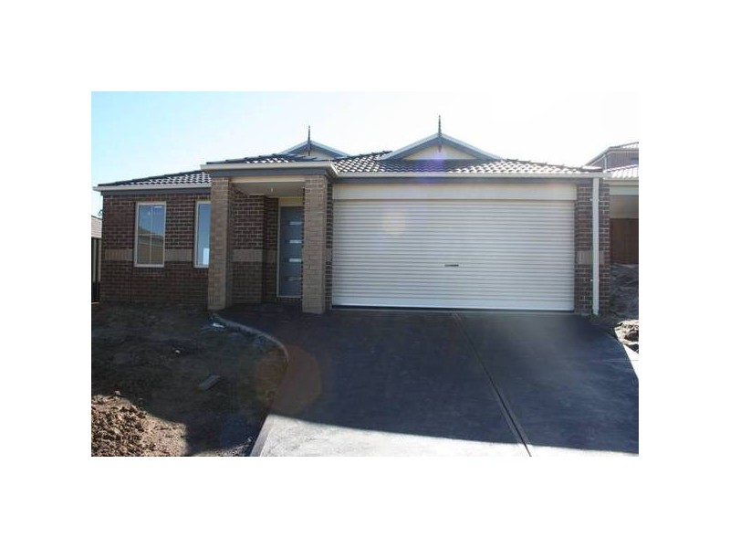 Lucerne Crescent, Pakenham VIC 3810